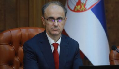VLADA USVOJILA PREDLOG O RASPUŠTANJU SKUPŠTINE: Vučić ima 72 sata da raspiše vanredne izbore!
