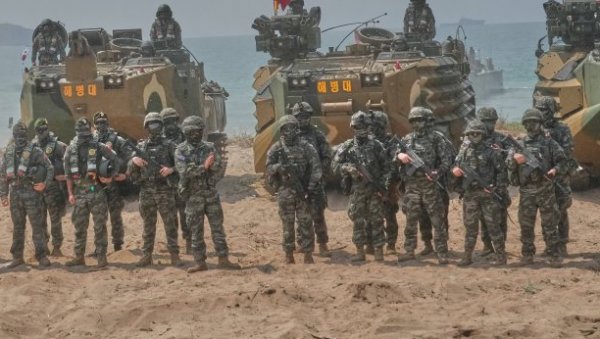 АМЕРИКАНЦИ ОДАБРАЛИ ЛОКАЦИЈУ ЗА БАЗУ: Варшава објавила колико би америчких војника могло да буде распоређено АМЕРИКАНЦИ ОДАБРАЛИ ЛОКАЦИЈУ ЗА БАЗУ: Варшава објавила колико би америчких војника могло да буде распоређено