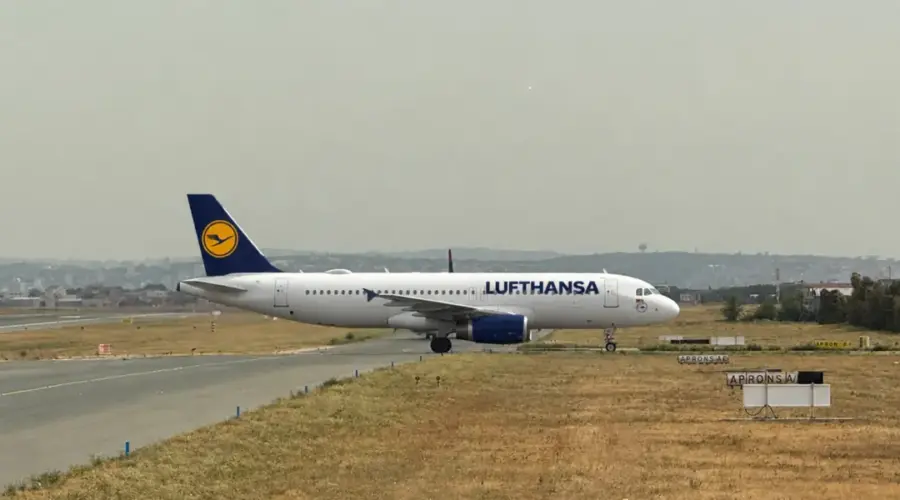 Vatra u avionu Lufthanse: Avion prinudno sleteo u Lion | Srpska dijaspora