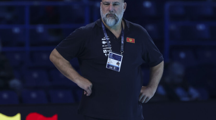 Veliki skandal u finalu: Igrač Crne Gore ugrižen – Savić isključen! FOTO