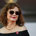 (Video) Oskarovka Suzan Sarandon i zvezda serije "Hacks" uhapšene u Njujorku
