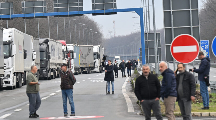 Vozila na izlazu iz Srbije čekaju do četiri sata: Evo na kojim prelazima su najveće gužve