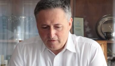Vozilo iz Bećirovićeve službene pratnje imalo težak udes, on nije hteo ni da se zaustavi i pogleda šta je s mladim vozačem