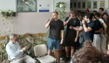 “Vređao nas je i pitao da li smo ispunili dnevnicu za danas”: Učenici Jovine završili razgovor sa Stojkovićem