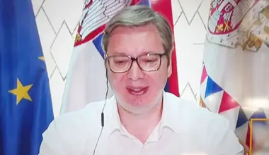Vučić krenuo u kampanju kao „običan građanin“, oglasio se o studentskoj biciklističkoj kampanji “Čuvari ustava”