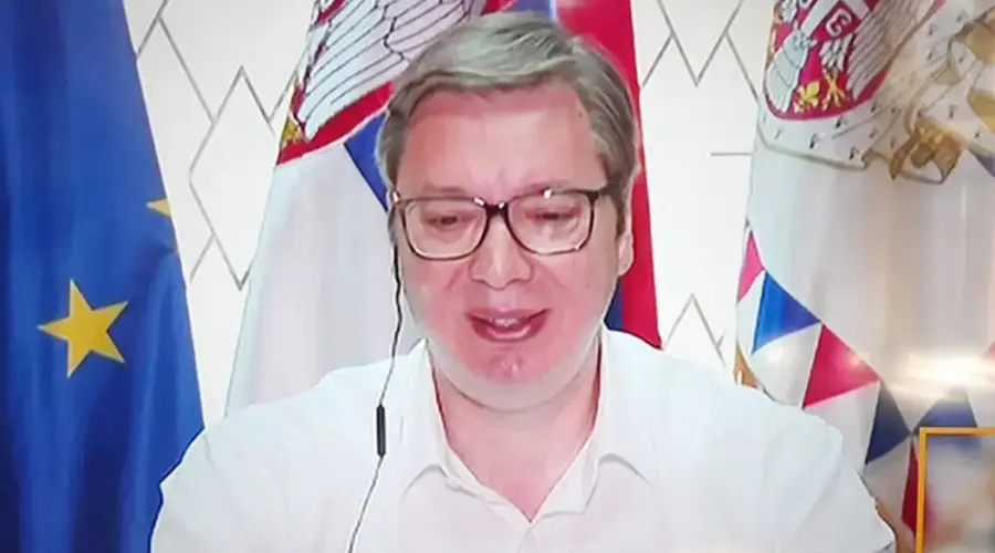 Vučić krenuo u kampanju kao „običan građanin“, oglasio se o studentskoj biciklističkoj kampanji “Čuvari ustava”