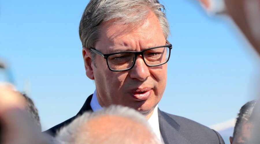 Vučić opet o zvučnom topu, traži da mu građani veruju na reč