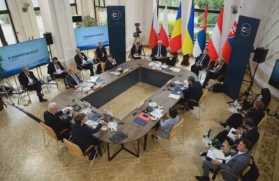 Vučić se sastao sa Zelenskim na marginama samita Karpatske inicijative u Ukrajini