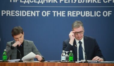 ZAVRŠENA PRIMOPREDAJA PREDSEDNIČKE DUŽNOSTI: Vučić predao funkciju Ani Brnabić koja postaje v.d. predsednika!