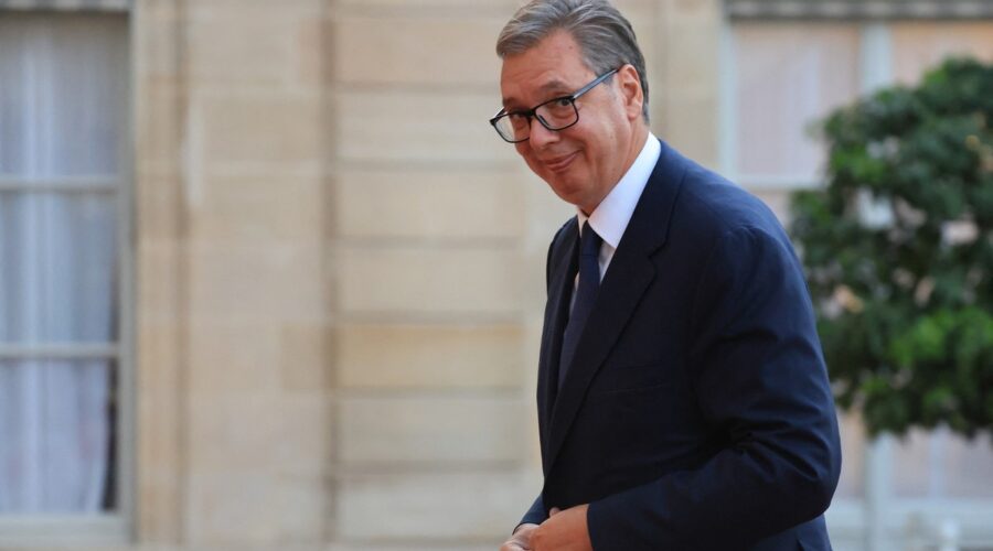 Zahuktava se predizborna kampanja Vučić podneo ostavku, kreće u obilazak zemlje: Ove liste učestvuju na izborima, curi vreme za predaju dokumentacije RIK-u