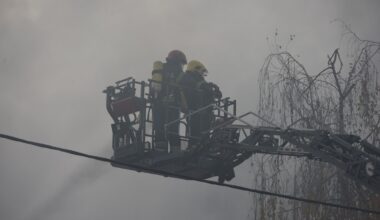 Zapalio se krevet u staračkom domu, štićenici hitno evakuisani, dve osobe teže povređene: Drama tokom noći u BiH