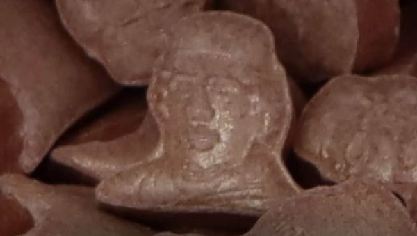ШОК У ЛИБИЈИ: Заплењено 100.000 таблета екстазија са ликом Моамера Гадафија (ФОТО)