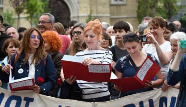 Završen protest u Novom Sadu zbog otpuštanja profesora Jovine gimnazije | Srpska dijaspora