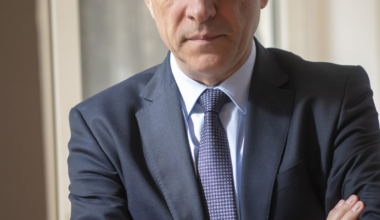 Zdravko Ponoš: Besmislen Vučićev pokušaj da izigrava kontinuitet sa Titovom politikom, njegov politički otac hteo da ga vadi iz groba