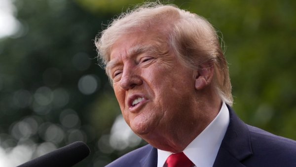 ПРЕДСЕДНИК ТРАМП КРИТИКОВАО МЕДИЈЕ: Желим права питања и праве вести ПРЕДСЕДНИК ТРАМП КРИТИКОВАО МЕДИЈЕ: Желим права питања и праве вести