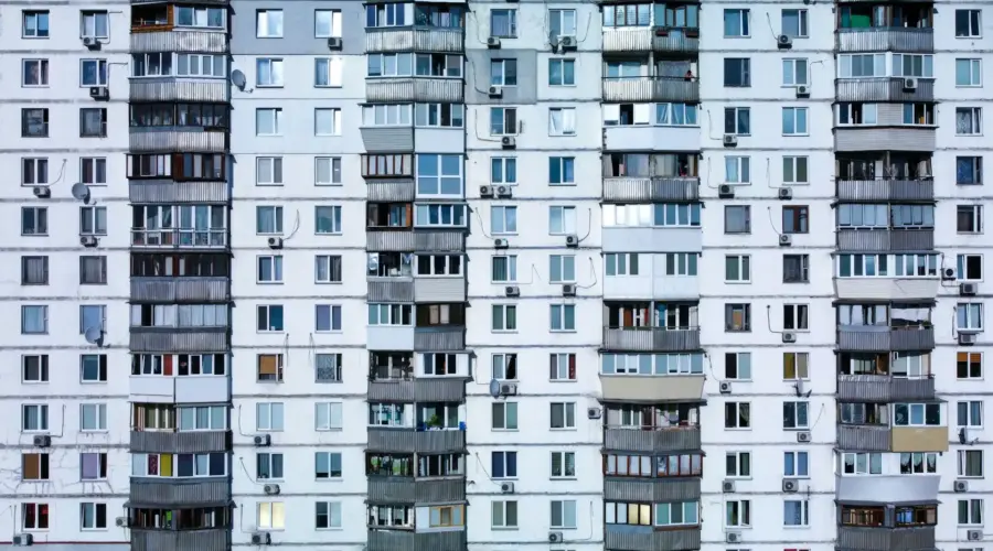 Žena u komšiluku – Naslovi.net