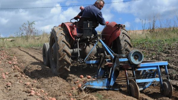 ДОМАЋИНИМА 9,5 МИЛИОНА ДИНАРА: Значајна подршка врњачке општине развоју локалног аграра
