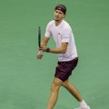 Zverev bez izgubljenog seta preko Darderija do četvrtfinala Ju-Es opena