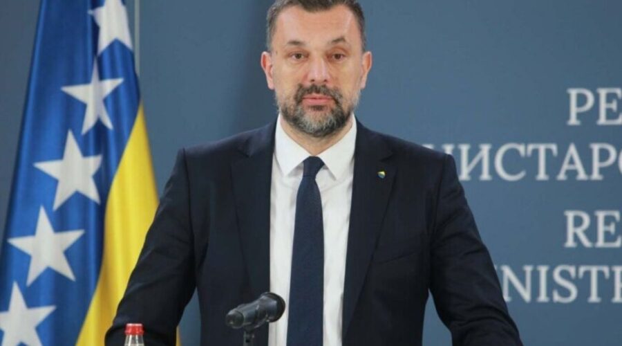 OZBILJNA ESKALACIJA IZMEĐU SARAJEVA I BEOGRADA: Ministar Konaković povlači saglasnost i proteruje dvojicu službenika Ambasade Srbije!