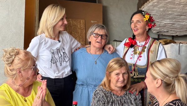 МАЦУРА У ЗЛАКУСИ СА ЖЕНАМА ИЗ АРИЉА И МАЧВАНСКОГ ОКРУГА: Кад се жене повежу, корист има читава заједница (ФОТО)