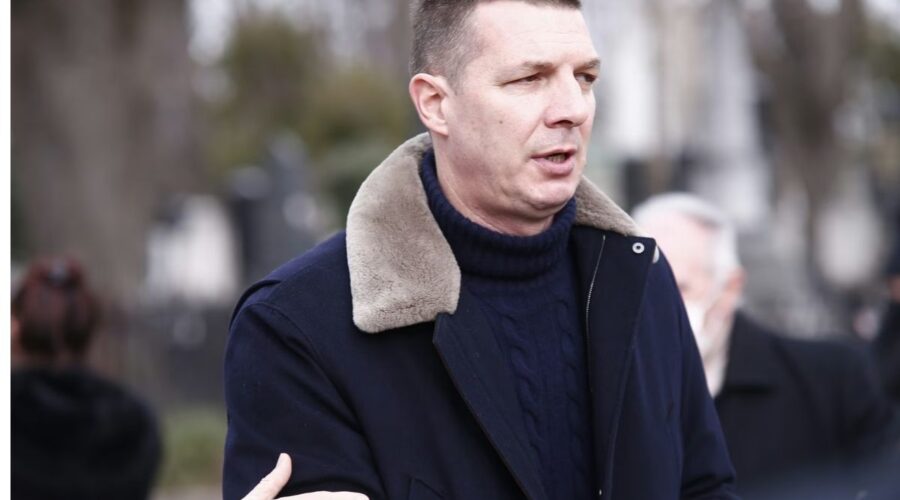 „NE SEĆAM SE“ OBELEŽILO ROČIŠTE: Svedoci zaboravili iskaze i odlazak u tužilaštvo, slučaj „Asomakom“ koji je povezan sa Andrejem Vučićem ulazi u devetu godinu!