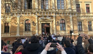 „SCENARIO JOVINE GIMNAZIJE“ U SUBOTICI: Roditelji i profesori tvrde da je najmanje 12 nastavnika ostalo bez posla!