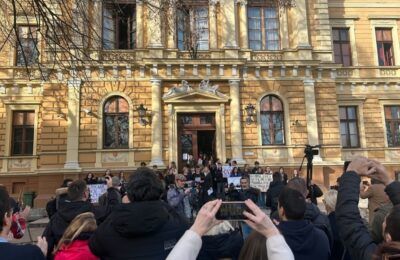 JOVINA GIMNAZIJA PONOVO U CENTRU PAŽNJE: roditelji najavljuju postupke protiv Mićina i Stojkovića