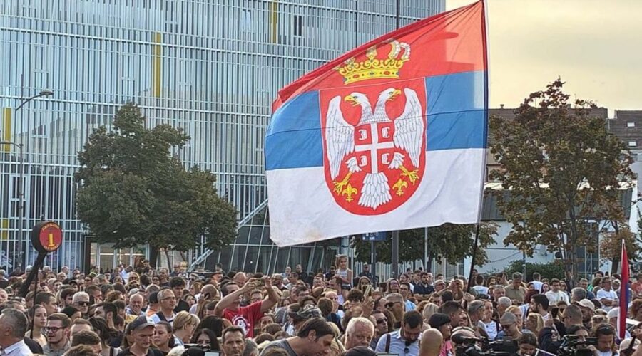 „ZA PRAVDU ĆEMO SE IZBORITI NA IZBORIMA“: Studenti u Novom Sadu krenuli u predizbornu kampanju, predstavljena prva imena sa Studentske liste! (VIDEO)