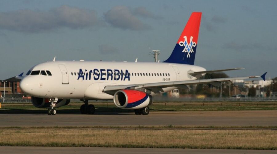 Evakuisan avion Er Srbija na letu za Beograd zbog sumnje na bombu