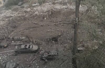 Rusi sravnjuju Kremenčuk sa zemljom, Zelenski broji mrtve