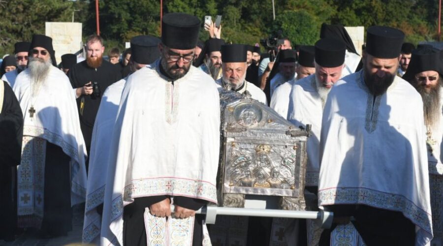 Mošti prepodobne Anastasije ispraćene iz kraljevačkog Hrama Svetog Save