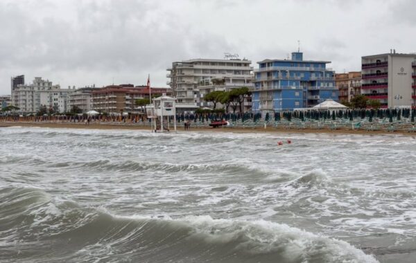 Obilna kiša i poplave izuzetno otežavaju akciju spasavanja