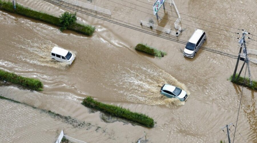 Jake kiše poplavile i paralisale Tripoli, najmanje jedna žrtva