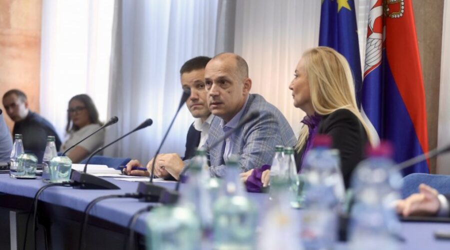 100 diplomaca od sutra na radnom mestu