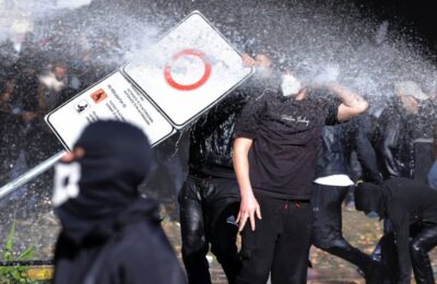 Zbog protesta u Tirani uhapšeno 16