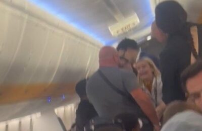 Tuča u avionu na letu za Ibicu