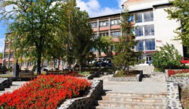 Prve dve ugradnje endoproteza kuka u KBC Kosovska Mitrovica