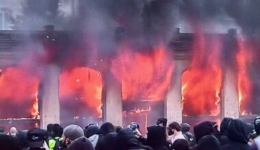 GORI ZGRADA U LIONU, UPAD U GRADSKU KUĆU U MARSELJU: Veliki neredi u Francuskoj