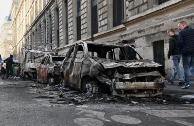 Preminuo demonstrant u Parizu, zapaljena gradska kuća u Limožu