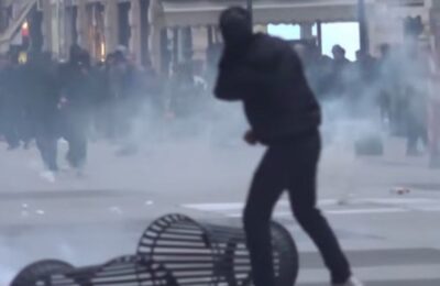 U nasilnim protestima u Milanu povređeno 14 policajaca