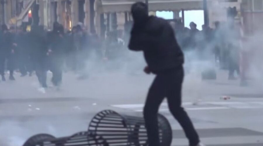 U nasilnim protestima u Milanu povređeno 14 policajaca