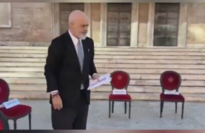 Dobio ekspresan odgovor demonstranata (VIDEO)