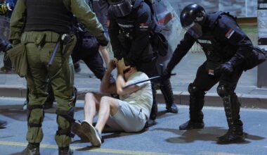 Apel policiji da ostane verna Ustavu i zakonu