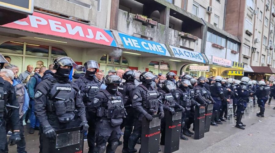 Bivši čelnici BIA, VBA i policije apeluju na kolege: Ne služite političkim strankama, već građanima i državi