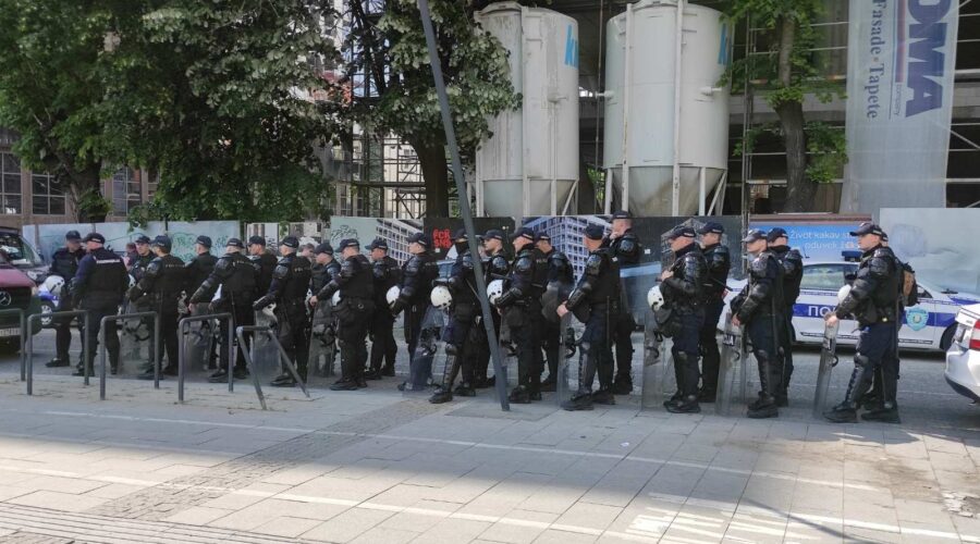 Više od 140 bivših i sadašnjih pripadnika službi bezbednosti uputilo apel kolegama: Ostanite verni Ustavu i zakonu
