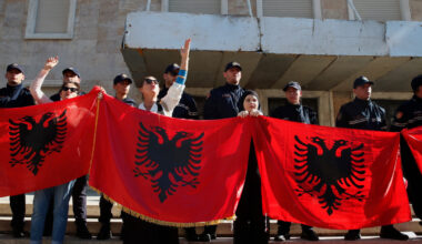 Deveti dan protesta u Tirani: Studenti odbili Ramin poziv na dijalog, bojkotu se pridružili i univerzitetski profesori
