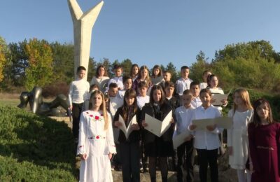 „Učenici odali počast žrtvama na „Malom školskom času“