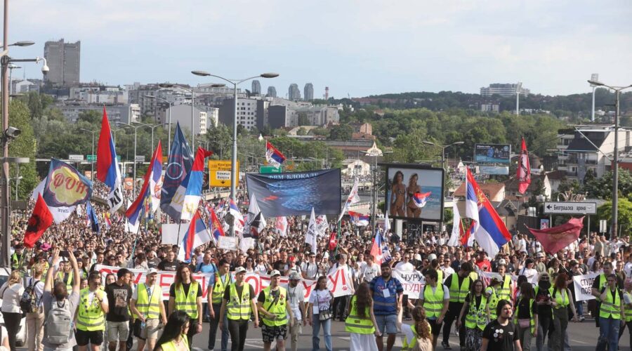 Studenti za skup na Slaviji obezbedili poseban prostor za osobe sa invaliditetom, starije građane i trudnice
