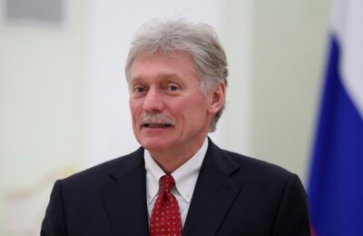 Peskov: Trilateralni sastanak Rusije, SAD i Ukrajine mogao bi da se održi u Abu Dabiju