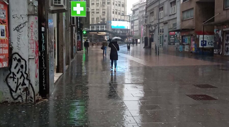 Vreme danas pretežno sunčano, pre podne lokalno slaba kiša